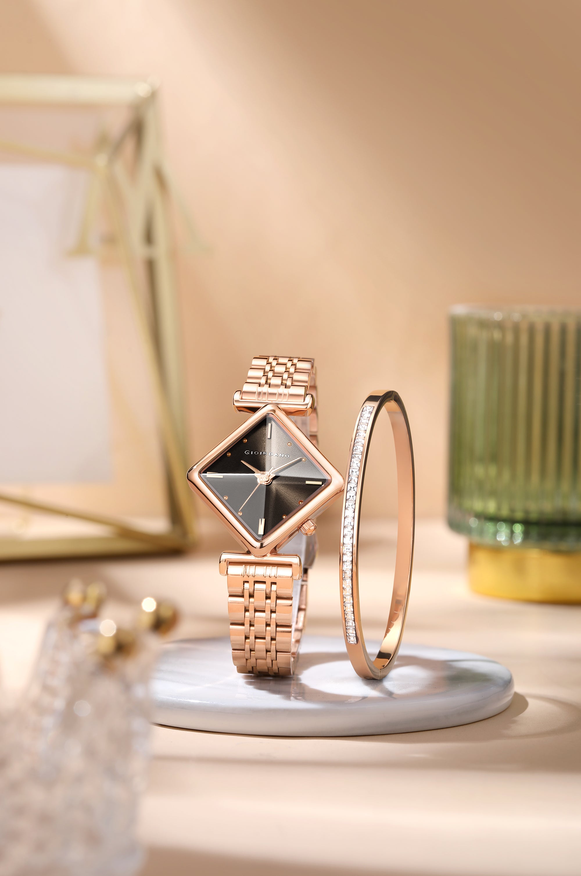 Giordano Rose Gold Analog Watch For Women with Bracelet Set – Diamond-Shaped Shimmer Dial, Crystal Detailing & Stainless Steel Strap – Elegant Gift Combo for Women | GZ-60106-44